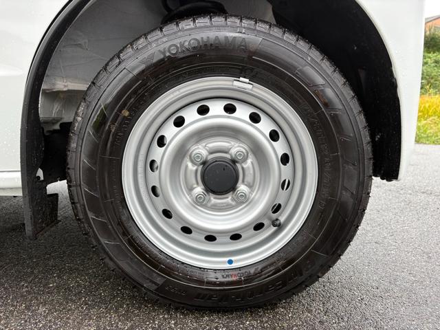 クリッパーバン ＤＸ　ＣＶＴ　衝突軽減ブレーキ　横滑り防止　パーキングアシスト　アイドリンクストップ　純正ラジオ　マニュアルエアコン　前席パワーウィンドウ　純正キーレス（17枚目）