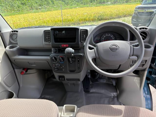 クリッパーバン ＤＸ　ＣＶＴ　　衝突軽減ブレーキ　横滑り防止　アイドリングストップ　パーキングアシスト　純正ラジオ　ポータブルナビ　ワンセグ　マニュアルエアコン　全席パワーウィンドウ　純正キーレス（32枚目）