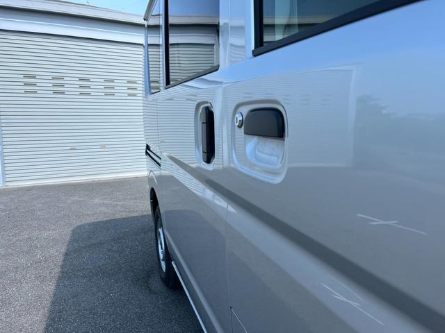 クリッパーバン ＤＸ　５ＭＴ　衝突軽減ブレーキ　横滑り防止　パーキングアシスト　純正ラジオ　マニュアルエアコン　前席パワーウィンドウ　純正キーレス（11枚目）