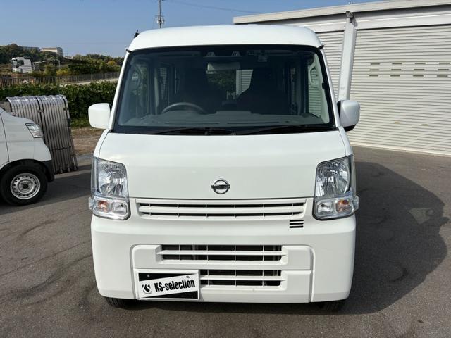 ＮＶ１００クリッパーバン ＤＸ　ＧＬセーフティパッケージ　４ＡＴ　衝突軽減ブレーキ　横滑り防止　パーキングアシスト　純正ナビ　フルセグ　Ｂｌｕｅｔｏｏｔｈ接続可　ラジオ　バックカメラ　ＥＴＣ　ドライブレコーダー　前席パワーウィンドウ　電格ミラー　純正キーレス（2枚目）