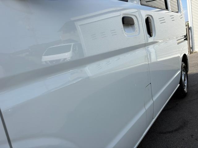 ＮＶ１００クリッパーバン ＤＸ　ＧＬセーフティパッケージ　４ＡＴ　衝突軽減ブレーキ　横滑り防止　パーキングアシスト　純正ナビ　フルセグ　Ｂｌｕｅｔｏｏｔｈ接続可　ラジオ　バックカメラ　ＥＴＣ　ドライブレコーダー　前席パワーウィンドウ　電格ミラー　純正キーレス（12枚目）