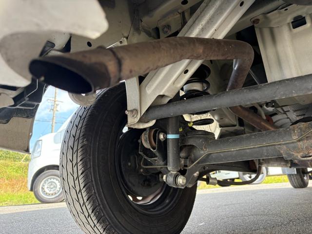 ＮＶ１００クリッパーバン ＤＸ　ＧＬセーフティパッケージ　４ＡＴ　衝突軽減ブレーキ　横滑り防止　パーキングアシスト　純正ナビ　フルセグ　Ｂｌｕｅｔｏｏｔｈ接続可　ラジオ　バックカメラ　ＥＴＣ　ドライブレコーダー　前席パワーウィンドウ　電格ミラー　純正キーレス（15枚目）