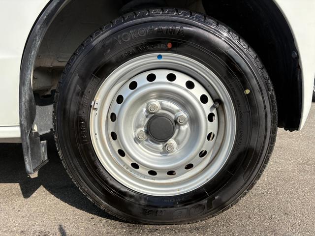 ＮＶ１００クリッパーバン ＤＸ　ＧＬセーフティパッケージ　４ＡＴ　衝突軽減ブレーキ　横滑り防止　パーキングアシスト　純正ナビ　フルセグ　Ｂｌｕｅｔｏｏｔｈ接続可　ラジオ　バックカメラ　ＥＴＣ　ドライブレコーダー　前席パワーウィンドウ　電格ミラー　純正キーレス（17枚目）