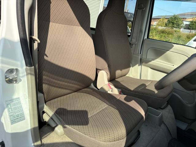 ＮＶ１００クリッパーバン ＤＸ　ＧＬセーフティパッケージ　４ＡＴ　衝突軽減ブレーキ　横滑り防止　パーキングアシスト　純正ナビ　フルセグ　Ｂｌｕｅｔｏｏｔｈ接続可　ラジオ　バックカメラ　ＥＴＣ　ドライブレコーダー　前席パワーウィンドウ　電格ミラー　純正キーレス（24枚目）