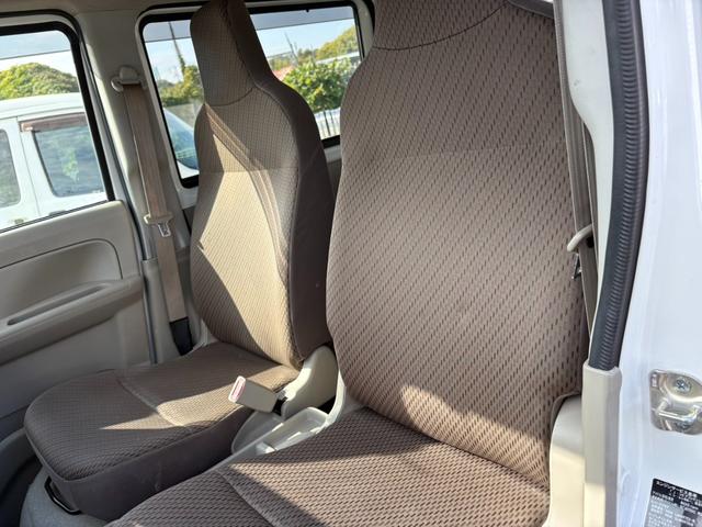 ＮＶ１００クリッパーバン ＤＸ　ＧＬセーフティパッケージ　４ＡＴ　衝突軽減ブレーキ　横滑り防止　パーキングアシスト　純正ナビ　フルセグ　Ｂｌｕｅｔｏｏｔｈ接続可　ラジオ　バックカメラ　ＥＴＣ　ドライブレコーダー　前席パワーウィンドウ　電格ミラー　純正キーレス（25枚目）