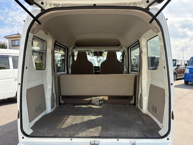 ＮＶ１００クリッパーバン ＤＸ　ＧＬセーフティパッケージ　４ＡＴ　衝突軽減ブレーキ　横滑り防止　パーキングアシスト　純正ナビ　フルセグ　Ｂｌｕｅｔｏｏｔｈ接続可　ラジオ　バックカメラ　ＥＴＣ　ドライブレコーダー　前席パワーウィンドウ　電格ミラー　純正キーレス（27枚目）