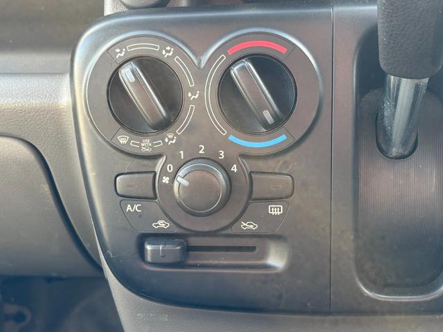 ＮＶ１００クリッパーバン ＤＸ　ＧＬセーフティパッケージ　４ＡＴ　衝突軽減ブレーキ　横滑り防止　パーキングアシスト　純正ナビ　フルセグ　Ｂｌｕｅｔｏｏｔｈ接続可　ラジオ　バックカメラ　ＥＴＣ　ドライブレコーダー　前席パワーウィンドウ　電格ミラー　純正キーレス（35枚目）