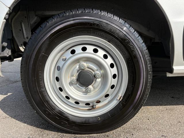 ＮＶ１００クリッパーバン ＤＸ　セーフティパッケージ　５ＡＧＳ車　２ｎｄ発進　衝突軽減ブレーキ　横滑り防止　パーキングアシスト　純正ラジオ　ＥＴＣ　マニュアルエアコン　純正キーレス（18枚目）