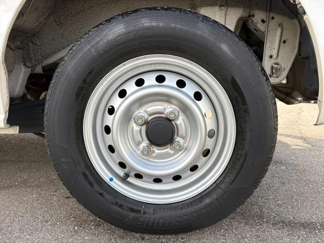 ＮＶ１００クリッパーバン ＤＸ　ＧＬパッケージ　４ＡＴ　純正ナビ　フルセグ　Ｂｌｕｅｔｏｏｔｈ接続可　ラジオ　バックカメラ　ＥＴＣ　ドライブレコーダー　マニュアルエアコン　前席パワーウィンドウ　キー（19枚目）