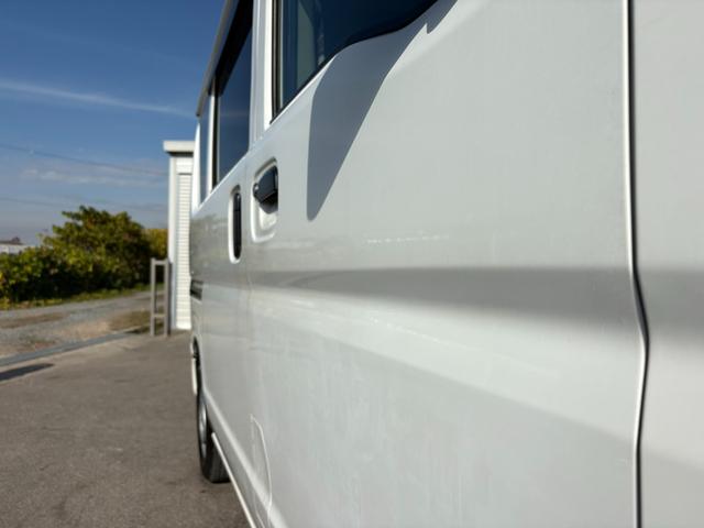 ＮＶ１００クリッパーバン ＤＸ　ＧＬパッケージ　４ＡＴ　純正ナビ　フルセグ　Ｂｌｕｅｔｏｏｔｈ接続可　ラジオ　マニュアルエアコン　前席パワーウィンドウ　ミラー型ドラレコ　純正キーレス（11枚目）