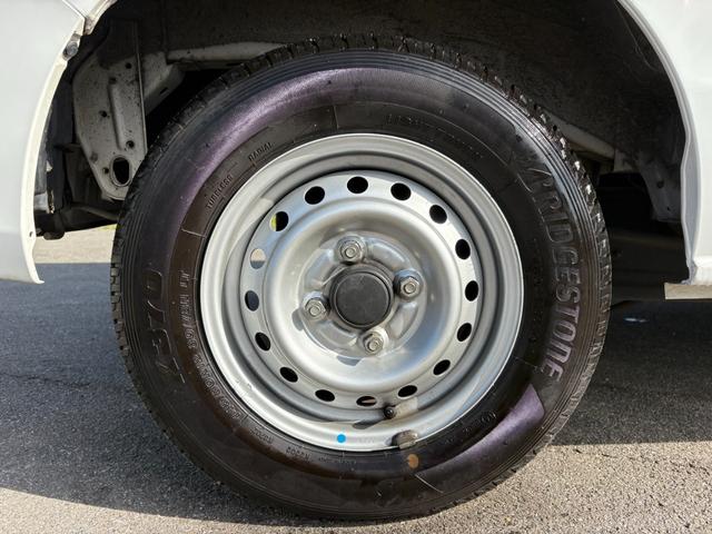 ＮＶ１００クリッパーバン ＤＸ　ＧＬパッケージ　４ＡＴ　純正ナビ　フルセグ　Ｂｌｕｅｔｏｏｔｈ接続可　ラジオ　マニュアルエアコン　前席パワーウィンドウ　ミラー型ドラレコ　純正キーレス（18枚目）