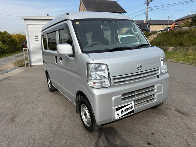 ＮＶ１００クリッパーバン ＤＸ　ＧＬセーフティパッケージ　４ＡＴ　衝突軽減ブレーキ　横滑り防止　パーキングアシスト　純正ナビ　フルセグ　Ｂｌｕｅｔｏｏｔｈ接続可　ラジオ　バックカメラ　ＥＴＣ　ドライブレコーダー　前席パワーウィンドウ　電格ミラー　純正キーレス（4枚目）