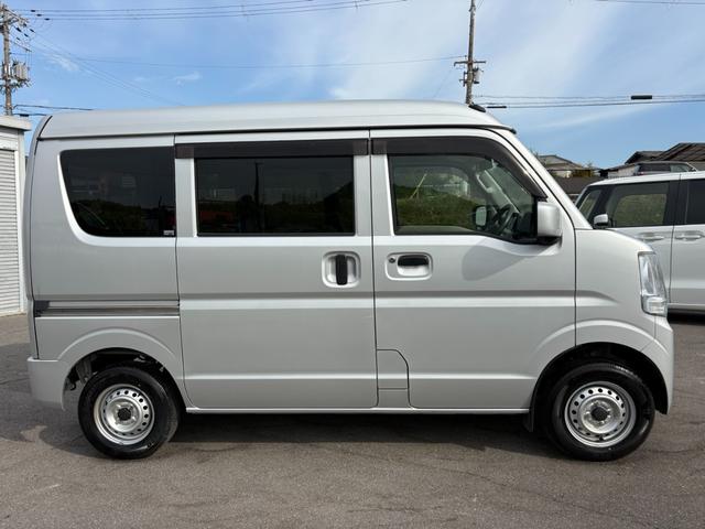 ＮＶ１００クリッパーバン ＤＸ　ＧＬセーフティパッケージ　４ＡＴ　衝突軽減ブレーキ　横滑り防止　パーキングアシスト　純正ナビ　フルセグ　Ｂｌｕｅｔｏｏｔｈ接続可　ラジオ　バックカメラ　ＥＴＣ　ドライブレコーダー　前席パワーウィンドウ　電格ミラー　純正キーレス（5枚目）