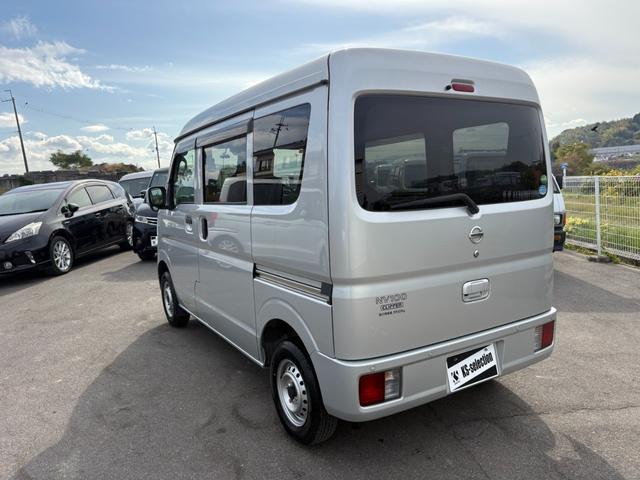 ＮＶ１００クリッパーバン ＤＸ　ＧＬセーフティパッケージ　４ＡＴ　衝突軽減ブレーキ　横滑り防止　パーキングアシスト　純正ナビ　フルセグ　Ｂｌｕｅｔｏｏｔｈ接続可　ラジオ　バックカメラ　ＥＴＣ　ドライブレコーダー　前席パワーウィンドウ　電格ミラー　純正キーレス（8枚目）
