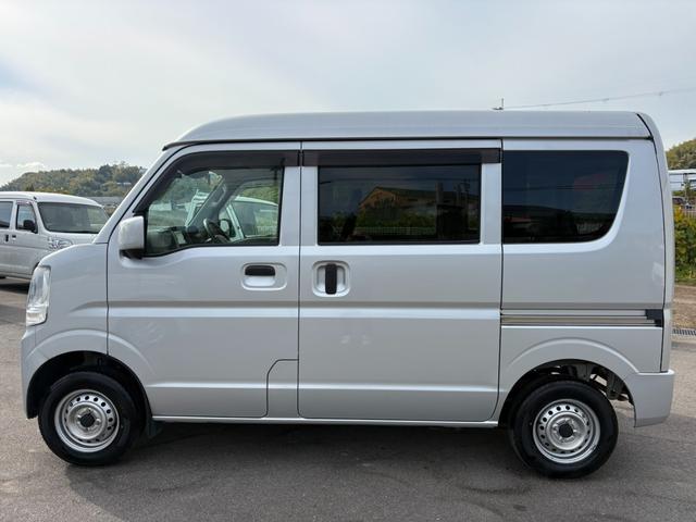 ＮＶ１００クリッパーバン ＤＸ　ＧＬセーフティパッケージ　４ＡＴ　衝突軽減ブレーキ　横滑り防止　パーキングアシスト　純正ナビ　フルセグ　Ｂｌｕｅｔｏｏｔｈ接続可　ラジオ　バックカメラ　ＥＴＣ　ドライブレコーダー　前席パワーウィンドウ　電格ミラー　純正キーレス（9枚目）