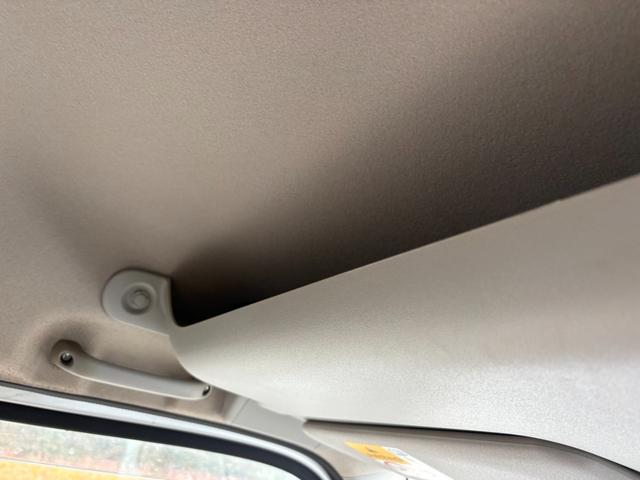 ＮＶ１００クリッパーバン ＤＸ　ＧＬセーフティパッケージ　４ＡＴ　衝突軽減ブレーキ　横滑り防止　パーキングアシスト　純正ナビ　フルセグ　Ｂｌｕｅｔｏｏｔｈ接続可　ラジオ　バックカメラ　ＥＴＣ　ドライブレコーダー　前席パワーウィンドウ　電格ミラー　純正キーレス（41枚目）