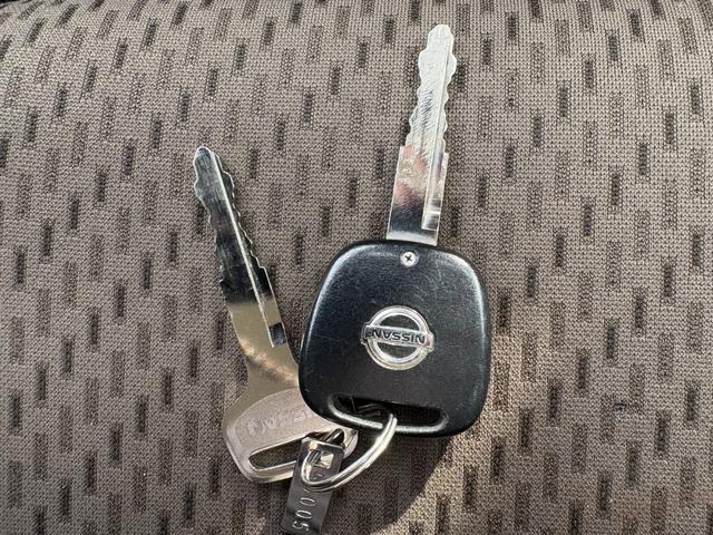 ＮＶ１００クリッパーバン ＤＸ　ＧＬセーフティパッケージ　４ＡＴ　衝突軽減ブレーキ　横滑り防止　パーキングアシスト　純正ナビ　フルセグ　Ｂｌｕｅｔｏｏｔｈ接続可　ラジオ　バックカメラ　ＥＴＣ　ドライブレコーダー　前席パワーウィンドウ　電格ミラー　純正キーレス（44枚目）