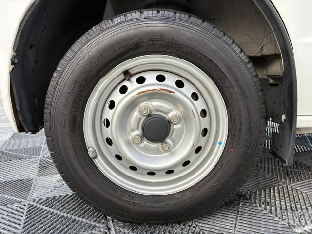 ＮＶ１００クリッパーバン ＤＸ　ＧＬエマージェンシーブレーキパッケージ　５ＡＧＳ車　２ｎｄ発進　衝突軽減ブレーキ　横滑り防止　社外オーディオ　ＤＶＤ　ラジオ　バックカメラ　ＥＴＣ　電格ミラー　マニュアルエアコン　前席パワーウィンドウ　純正キーレス（14枚目）