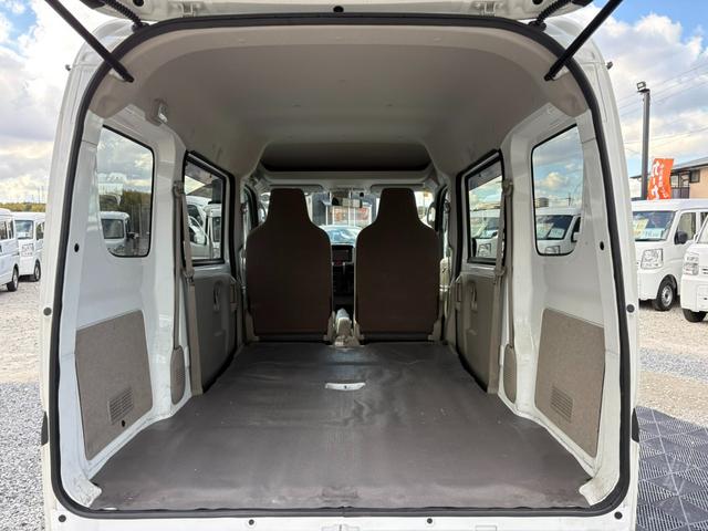 ＮＶ１００クリッパーバン ＤＸ　ＧＬエマージェンシーブレーキパッケージ　５ＡＧＳ車　２ｎｄ発進　衝突軽減ブレーキ　横滑り防止　社外オーディオ　ＤＶＤ　ラジオ　バックカメラ　ＥＴＣ　電格ミラー　マニュアルエアコン　前席パワーウィンドウ　純正キーレス（26枚目）