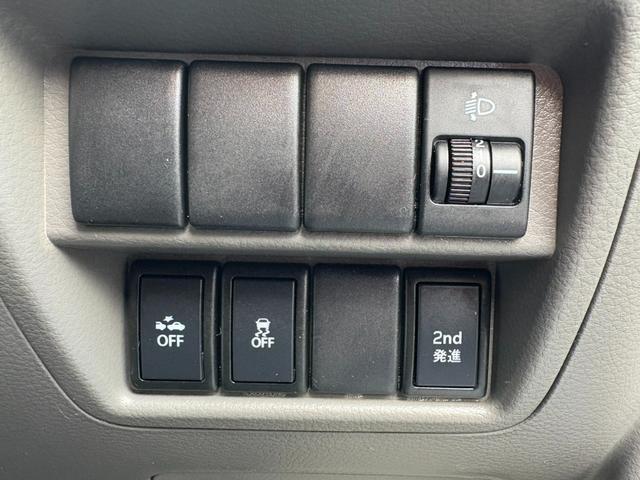 ＮＶ１００クリッパーバン ＤＸ　ＧＬエマージェンシーブレーキパッケージ　５ＡＧＳ車　２ｎｄ発進　衝突軽減ブレーキ　横滑り防止　社外オーディオ　ＤＶＤ　ラジオ　バックカメラ　ＥＴＣ　電格ミラー　マニュアルエアコン　前席パワーウィンドウ　純正キーレス（30枚目）