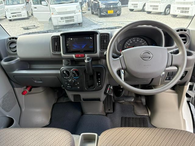 ＮＶ１００クリッパーバン ＤＸ　ＧＬエマージェンシーブレーキパッケージ　５ＡＧＳ車　２ｎｄ発進　衝突軽減ブレーキ　横滑り防止　社外オーディオ　ＤＶＤ　ラジオ　バックカメラ　ＥＴＣ　電格ミラー　マニュアルエアコン　前席パワーウィンドウ　純正キーレス（31枚目）