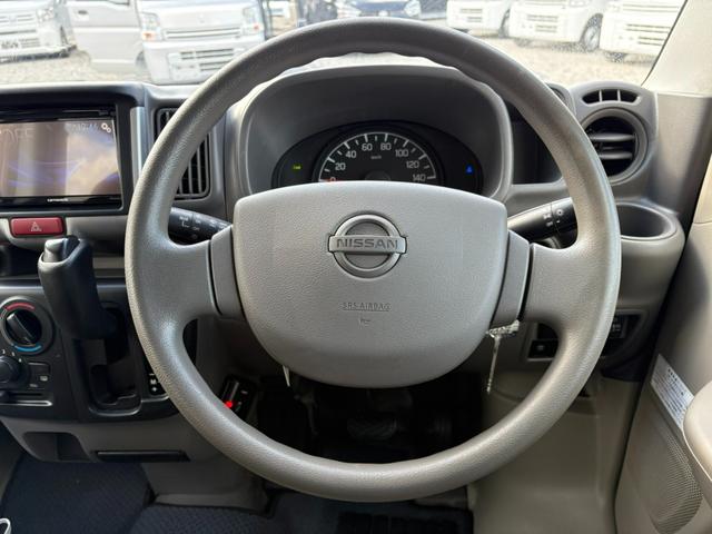 ＮＶ１００クリッパーバン ＤＸ　ＧＬエマージェンシーブレーキパッケージ　５ＡＧＳ車　２ｎｄ発進　衝突軽減ブレーキ　横滑り防止　社外オーディオ　ＤＶＤ　ラジオ　バックカメラ　ＥＴＣ　電格ミラー　マニュアルエアコン　前席パワーウィンドウ　純正キーレス（32枚目）