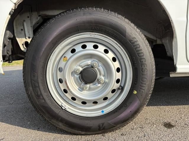 ＮＶ１００クリッパーバン ＤＸ　ＧＬパッケージ　４ＡＴ　社外ナビ　ワンセグ　ラジオ　バックカメラ　ＥＴＣ　ドライブレコーダー　マニュアルエアコン　前席パワーウィンドウ　純正キーレス（18枚目）