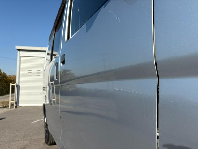 ハイゼットカーゴ スペシャルSAIII 4AT 衝突軽減ブレーキ 横滑り防止 アイドリングストップ 純正ラジオ ドライブレコーダー 前席パワーウィンドウ マニュアルエアコン 純正キーレス 社外アルミホイール(11枚目)