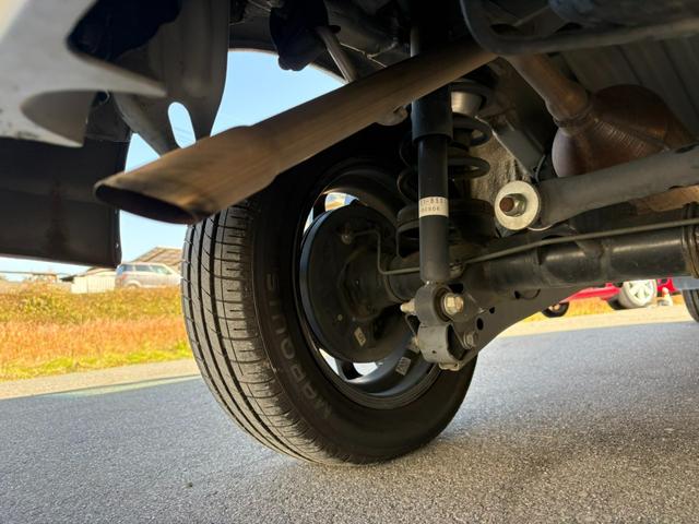 ハイゼットカーゴ スペシャルSAIII 4AT 衝突軽減ブレーキ 横滑り防止 アイドリングストップ 純正ラジオ ドライブレコーダー 前席パワーウィンドウ マニュアルエアコン 純正キーレス 社外アルミホイール(15枚目)