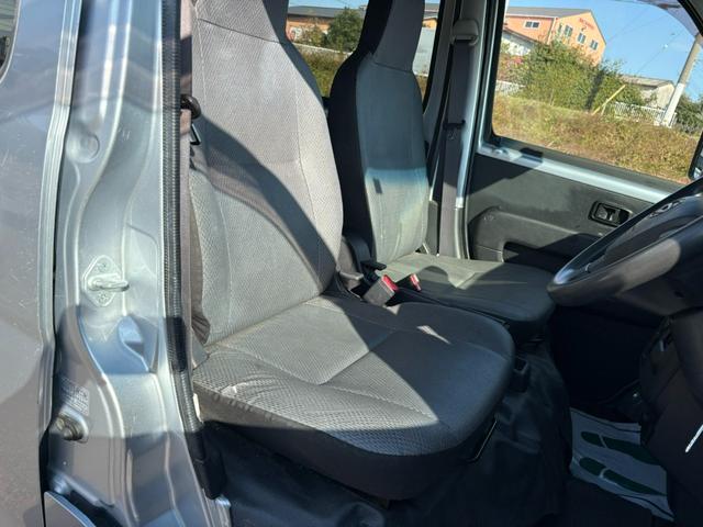 ハイゼットカーゴ スペシャルSAIII 4AT 衝突軽減ブレーキ 横滑り防止 アイドリングストップ 純正ラジオ ドライブレコーダー 前席パワーウィンドウ マニュアルエアコン 純正キーレス 社外アルミホイール(23枚目)