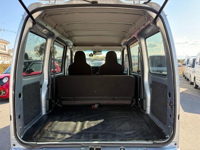 ハイゼットカーゴ スペシャルSAIII 4AT 衝突軽減ブレーキ 横滑り防止 アイドリングストップ 純正ラジオ ドライブレコーダー 前席パワーウィンドウ マニュアルエアコン 純正キーレス 社外アルミホイール(26枚目)