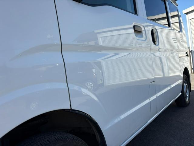 ミニキャブバン Ｇ　４ＡＴ　４ＷＤ　２ｎｄ発進　純正ラジオ　ＥＴＣ　前席パワーウィンドウ　マニュアルエアコン　純正キーレス（12枚目）