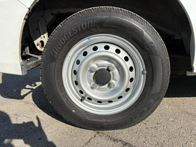 ミニキャブバン Ｇ　４ＡＴ　４ＷＤ　２ｎｄ発進　純正ラジオ　ＥＴＣ　前席パワーウィンドウ　マニュアルエアコン　純正キーレス（20枚目）