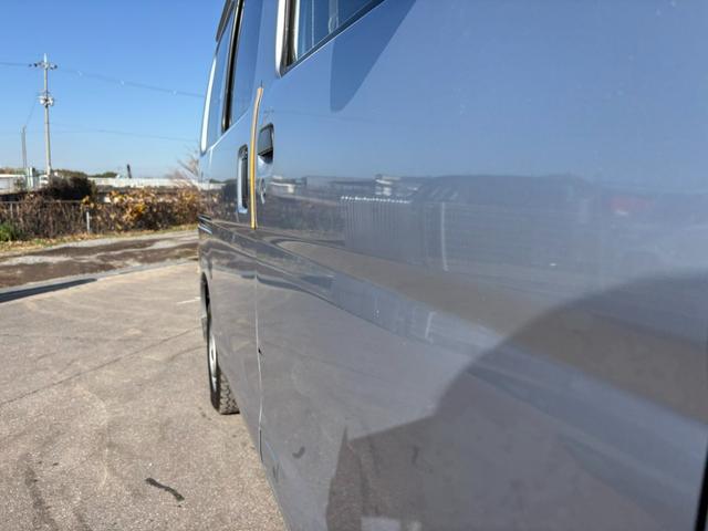 ハイゼットカーゴ ＤＸ　ＳＡＩＩＩ　４ＡＴ　衝突軽減ブレーキ　横滑り防止　アイドリングストップ　バックカメラ　マニュアルエアコン　前席パワーウィンドウ　純正キーレス（11枚目）