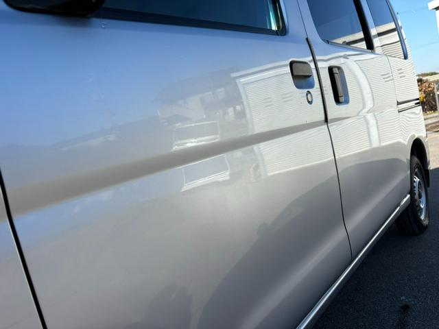 ハイゼットカーゴ ＤＸ　ＳＡＩＩＩ　４ＡＴ　衝突軽減ブレーキ　横滑り防止　アイドリングストップ　バックカメラ　マニュアルエアコン　前席パワーウィンドウ　純正キーレス（12枚目）