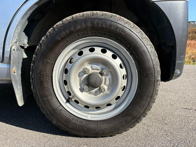 ハイゼットカーゴ ＤＸ　ＳＡＩＩＩ　４ＡＴ　衝突軽減ブレーキ　横滑り防止　アイドリングストップ　バックカメラ　マニュアルエアコン　前席パワーウィンドウ　純正キーレス（16枚目）