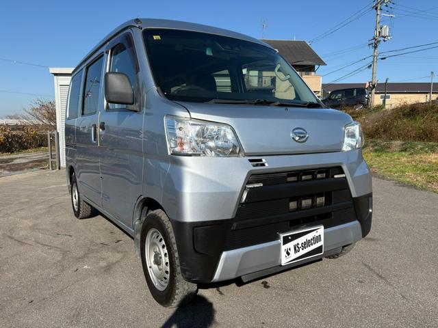 ハイゼットカーゴ ＤＸ　ＳＡＩＩＩ　４ＡＴ　衝突軽減ブレーキ　横滑り防止　アイドリングストップ　バックカメラ　マニュアルエアコン　前席パワーウィンドウ　純正キーレス（21枚目）