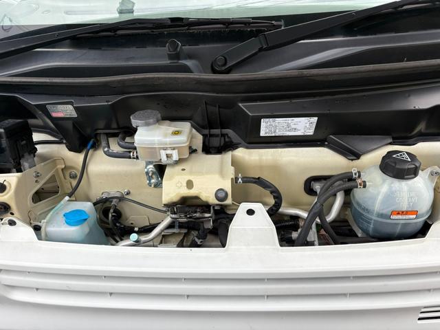 スクラム バスター　４ＡＴ　衝突軽減ブレーキ　横滑り防止　パーキングアシスト　社外ナビ　Ｂｌｕｅｔｏｏｔｈ接続　ラジオ　バックカメラ　ＥＴＣ　マニュアルエアコン　パワーウィンドウ　電格ミラー　純正キーレス（16枚目）