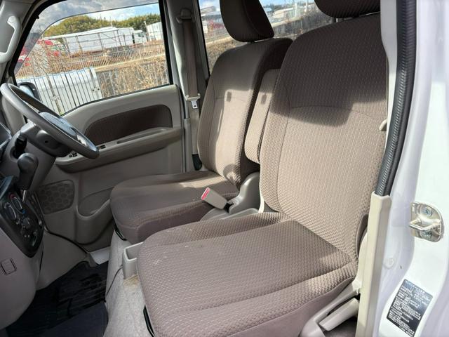 スクラム バスター　４ＡＴ　衝突軽減ブレーキ　横滑り防止　パーキングアシスト　社外ナビ　Ｂｌｕｅｔｏｏｔｈ接続　ラジオ　バックカメラ　ＥＴＣ　マニュアルエアコン　パワーウィンドウ　電格ミラー　純正キーレス（25枚目）