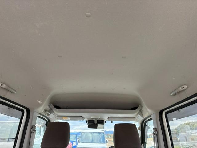 スクラム バスター　４ＡＴ　衝突軽減ブレーキ　横滑り防止　パーキングアシスト　社外ナビ　Ｂｌｕｅｔｏｏｔｈ接続　ラジオ　バックカメラ　ＥＴＣ　マニュアルエアコン　パワーウィンドウ　電格ミラー　純正キーレス（29枚目）
