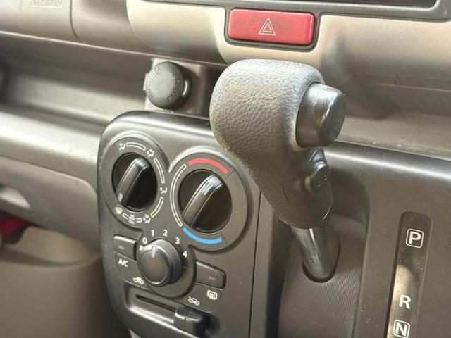 スクラム バスター　４ＡＴ　衝突軽減ブレーキ　横滑り防止　パーキングアシスト　社外ナビ　Ｂｌｕｅｔｏｏｔｈ接続　ラジオ　バックカメラ　ＥＴＣ　マニュアルエアコン　パワーウィンドウ　電格ミラー　純正キーレス（37枚目）