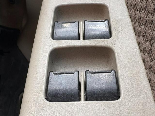 スクラム バスター　４ＡＴ　衝突軽減ブレーキ　横滑り防止　パーキングアシスト　社外ナビ　Ｂｌｕｅｔｏｏｔｈ接続　ラジオ　バックカメラ　ＥＴＣ　マニュアルエアコン　パワーウィンドウ　電格ミラー　純正キーレス（41枚目）