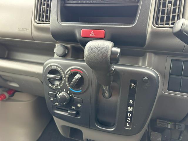 �y�V�t�g���o�[�z�V�t�g���ƂĂ����삵�₷���f�U�C���ɂȂ��Ă���܂��I�^�]����l�̎�����ɍl�������쐫�̍����d�l�ł���