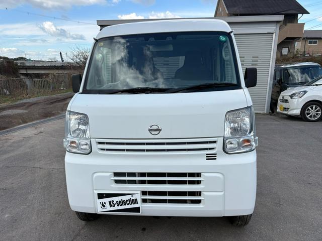 ＮＶ１００クリッパーバン ＤＸ　セーフティパッケージ　５ＡＧＳ車　衝突軽減ブレーキ　横滑り防止　パーキングアシスト　２ｎｄ発進　純正ラジオ　ＥＴＣ　マニュアルエアコン　純正キーレス（2枚目）
