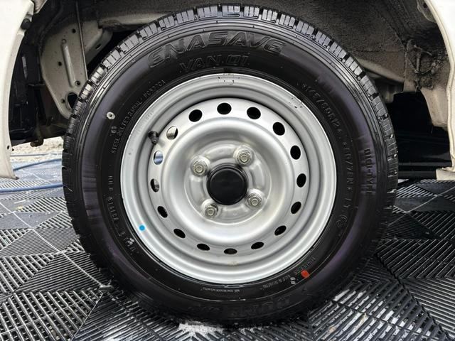 ＮＶ１００クリッパーバン ＤＸ　セーフティパッケージ　５ＡＧＳ車　衝突軽減ブレーキ　横滑り防止　パーキングアシスト　２ｎｄ発進　純正ラジオ　ＥＴＣ　マニュアルエアコン　純正キーレス（13枚目）