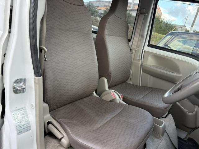 ＮＶ１００クリッパーバン ＤＸ　セーフティパッケージ　５ＡＧＳ車　衝突軽減ブレーキ　横滑り防止　パーキングアシスト　２ｎｄ発進　純正ラジオ　ＥＴＣ　マニュアルエアコン　純正キーレス（23枚目）