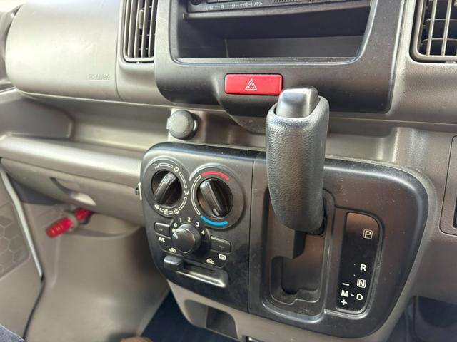 ＮＶ１００クリッパーバン ＤＸ　セーフティパッケージ　５ＡＧＳ車　衝突軽減ブレーキ　横滑り防止　パーキングアシスト　２ｎｄ発進　純正ラジオ　ＥＴＣ　マニュアルエアコン　純正キーレス（33枚目）