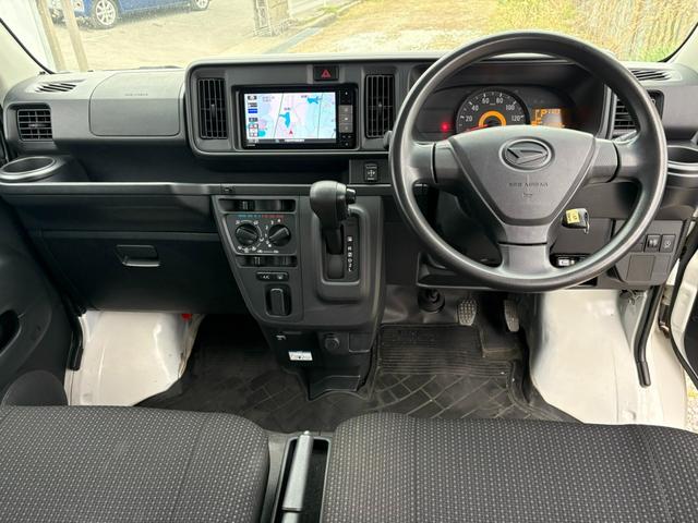 �y�C���p�l����z���E���悭�^�]���₷���݌v�ƂȂ��Ă���܂��B�C���p�l�������������Ɛ������ꂽ�f�U�C���ō����������Ă��܂��B���X�̃h���C�u��O�������܂���B