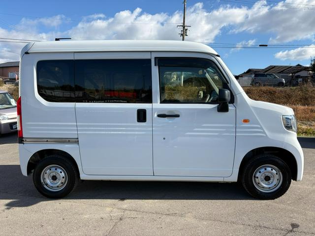 Ｎ－ＶＡＮ Ｇ・ホンダセンシング　ＣＶＴ　４ＷＤ　衝突軽減ブレーキ　横滑り防止　社外ナビ　Ｂｌｕｅｔｏｏｔｈ接続　ラジオ　オートエアコン　前席パワーウィンドウ　純正キーレス（5枚目）