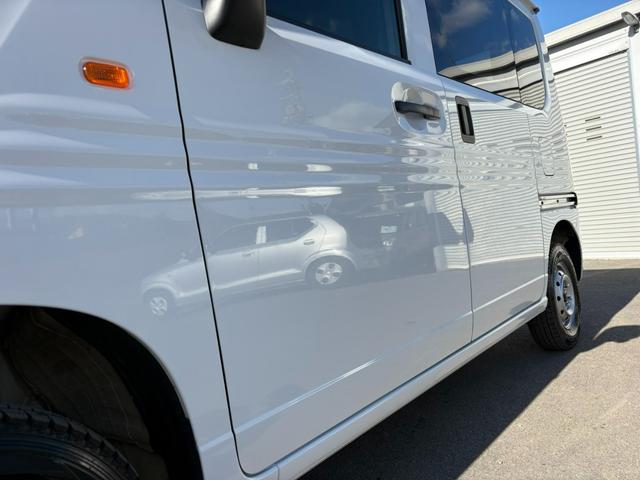 Ｎ－ＶＡＮ Ｇ・ホンダセンシング　ＣＶＴ　４ＷＤ　衝突軽減ブレーキ　横滑り防止　社外ナビ　Ｂｌｕｅｔｏｏｔｈ接続　ラジオ　オートエアコン　前席パワーウィンドウ　純正キーレス（12枚目）